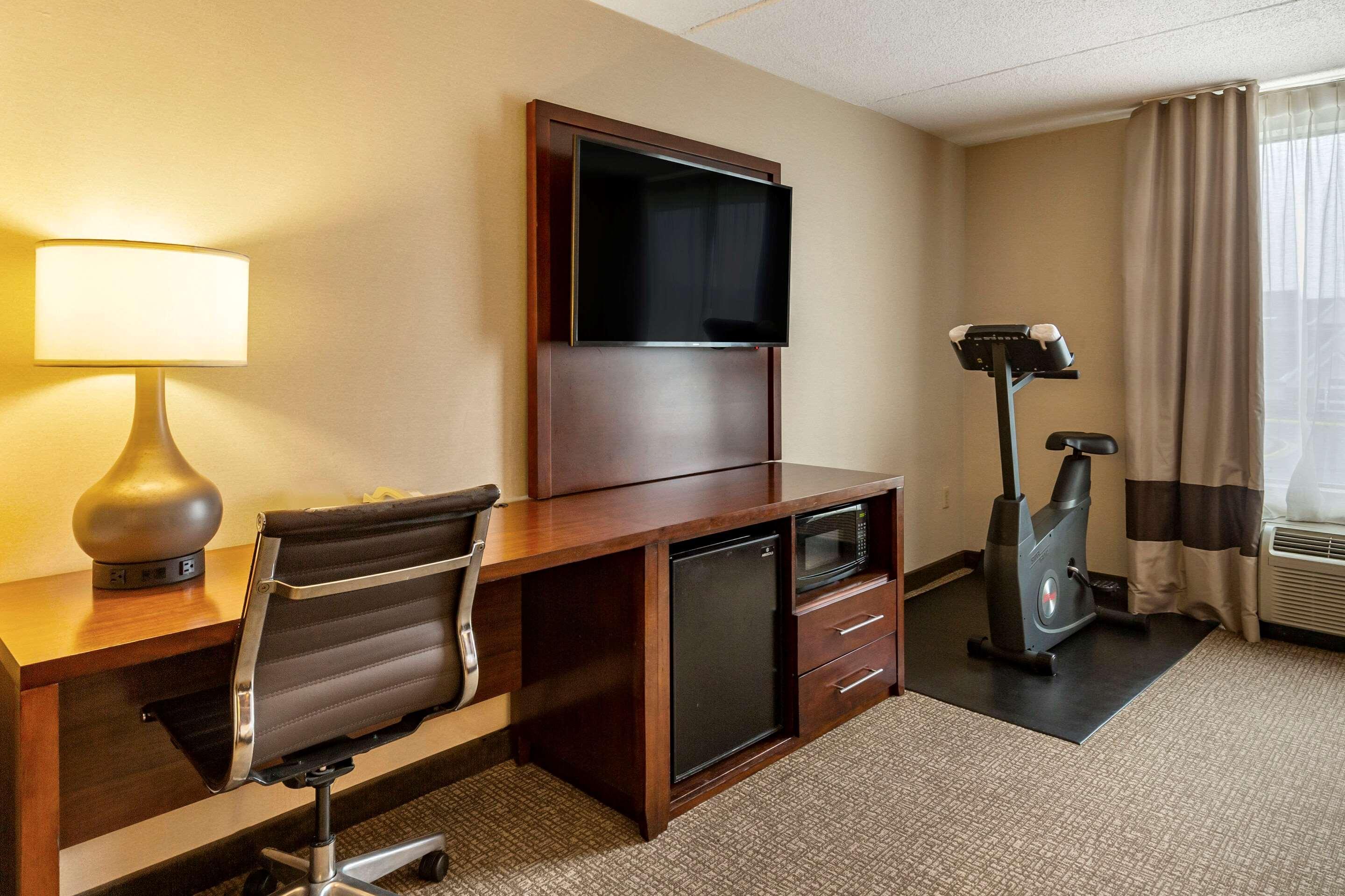 Comfort Suites Manassas Battlefield Park Экстерьер фото